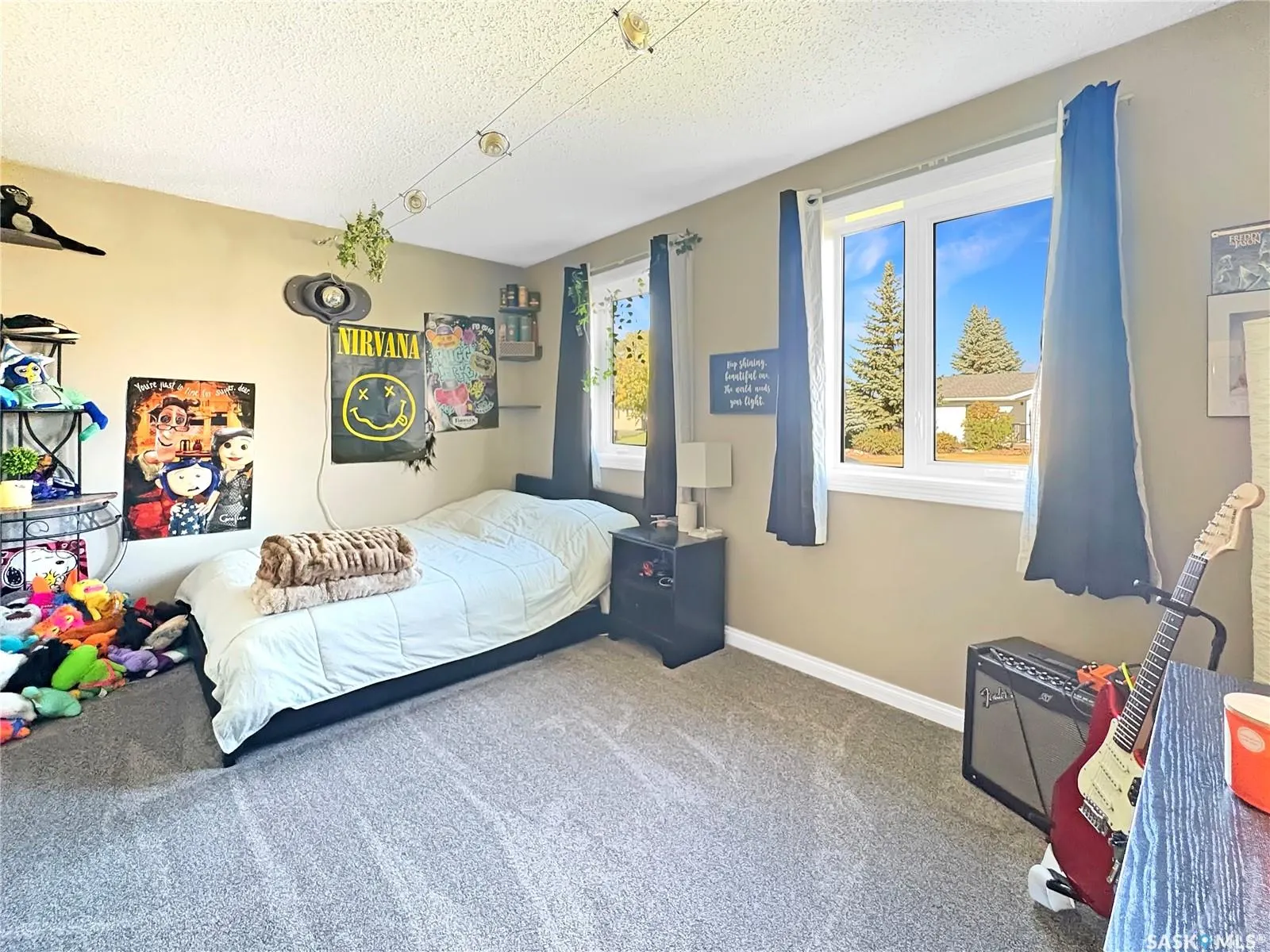 241 Riverbend CRESCENT