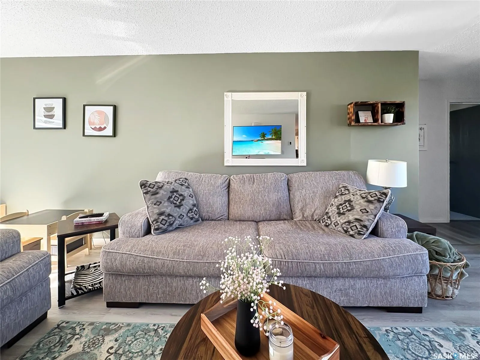 241 Riverbend CRESCENT