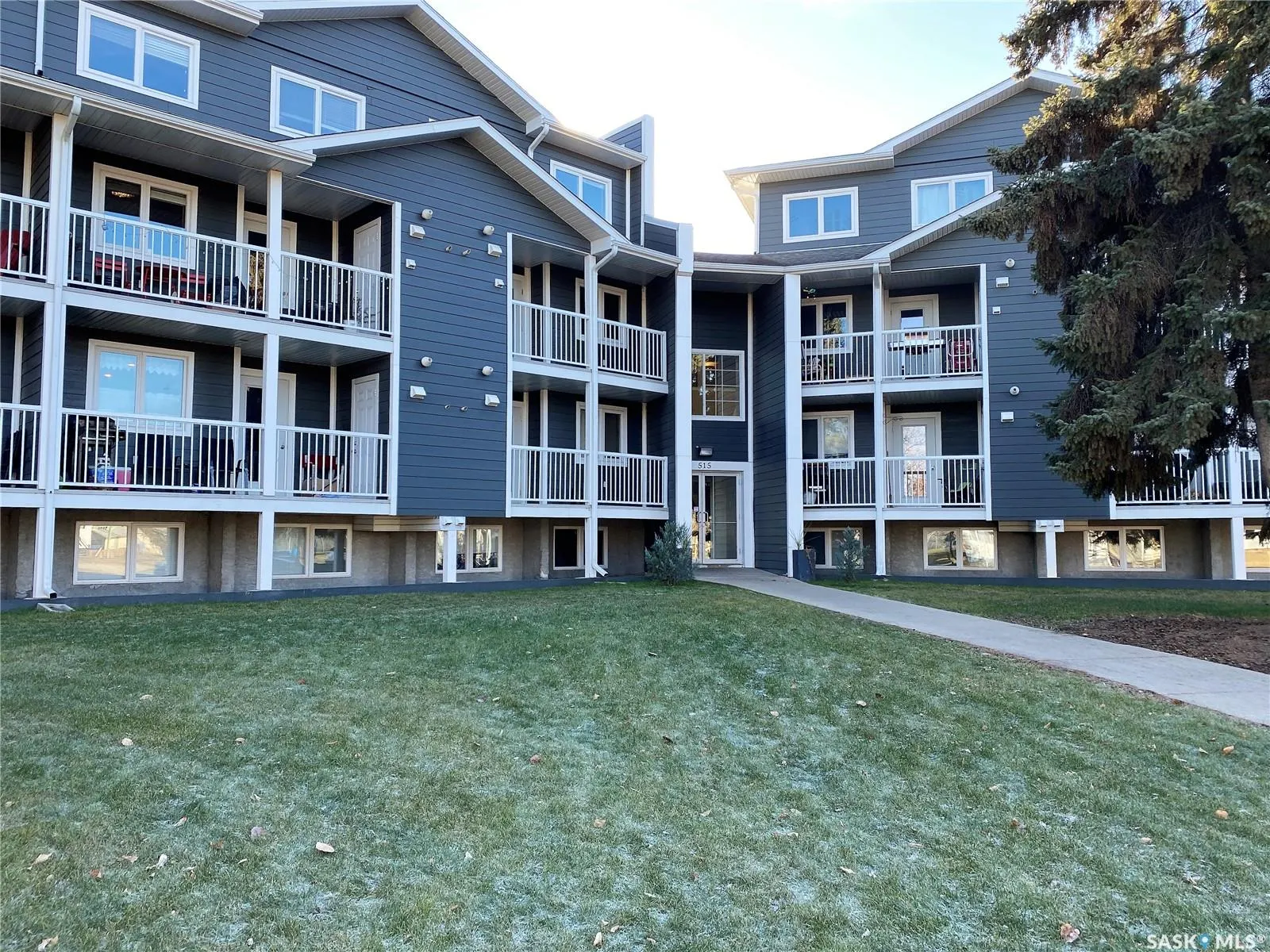 515 28th STREET E, #205