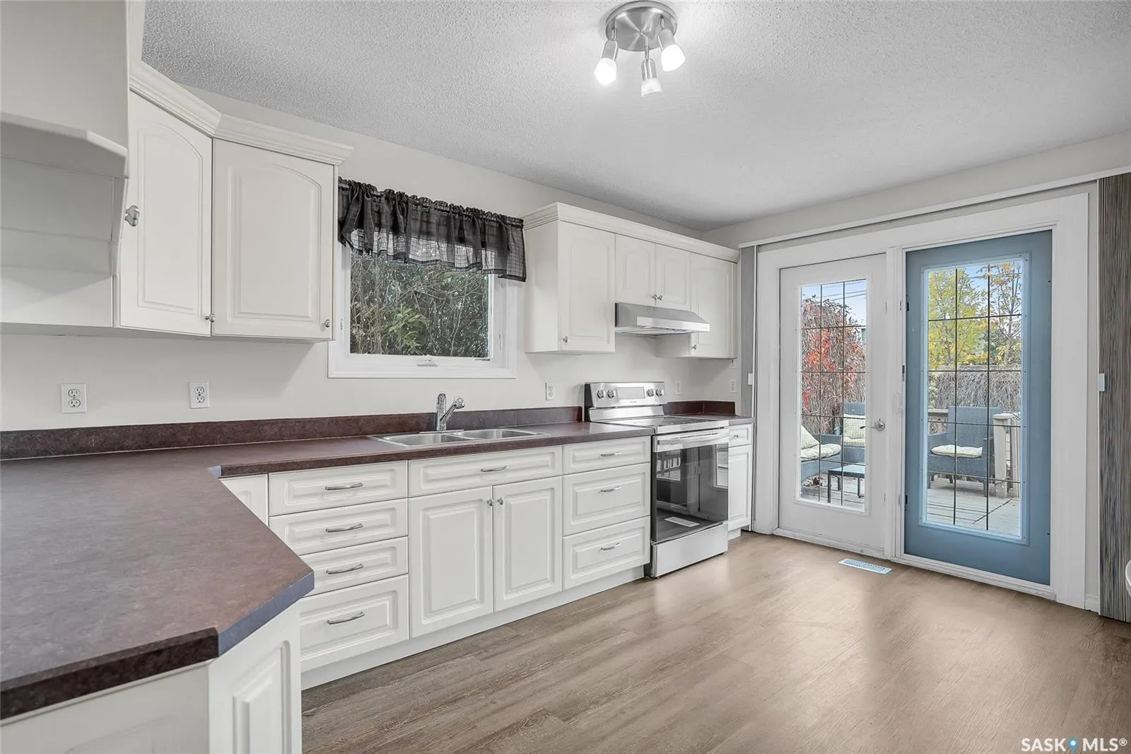 2703 Jarvis DRIVE