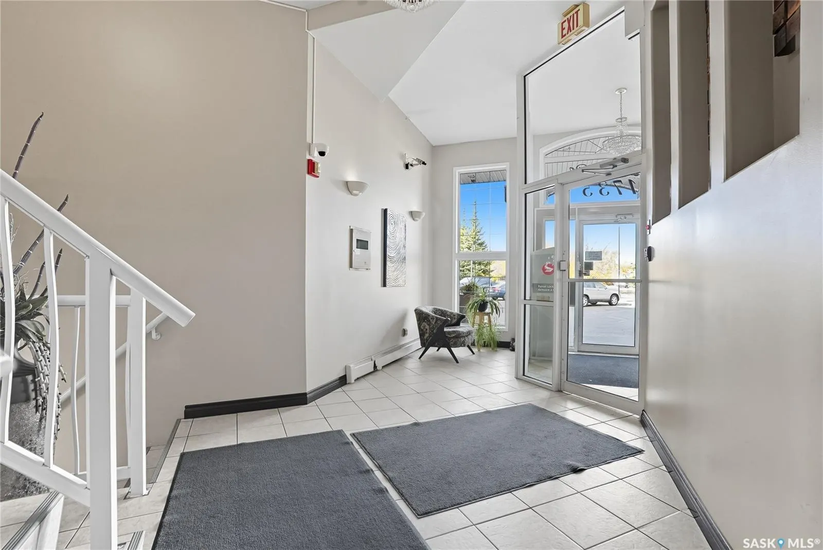 1735 McKercher DRIVE, #211