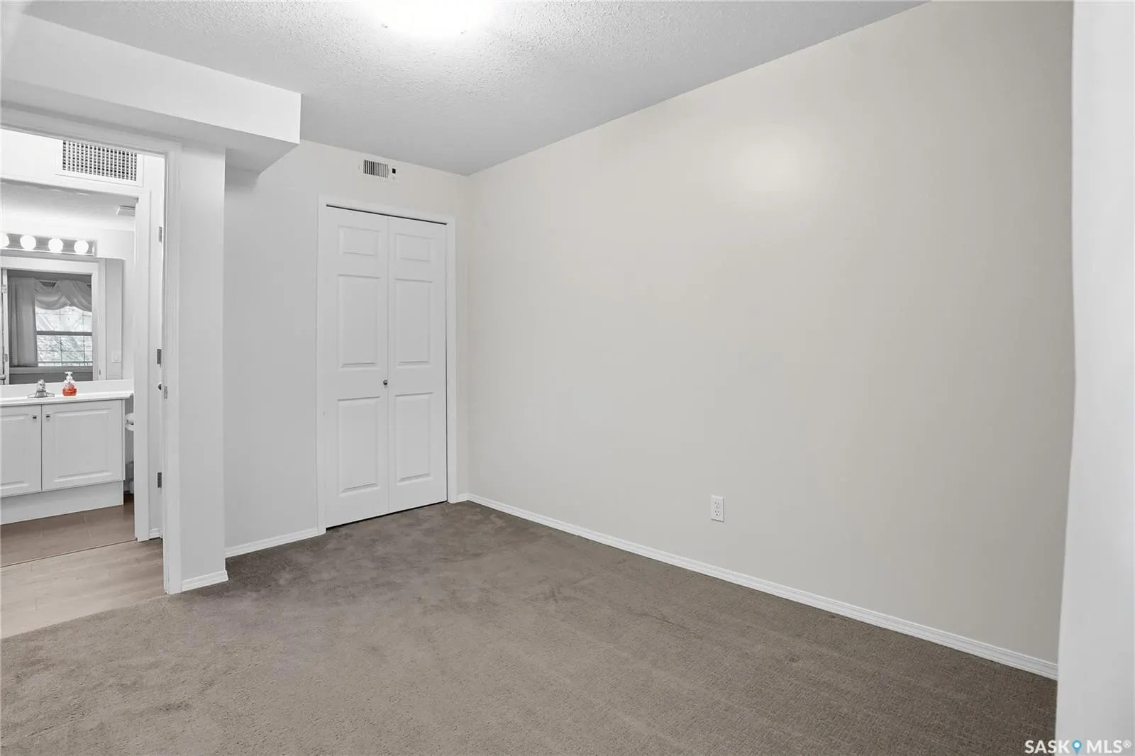 1735 McKercher DRIVE, #211