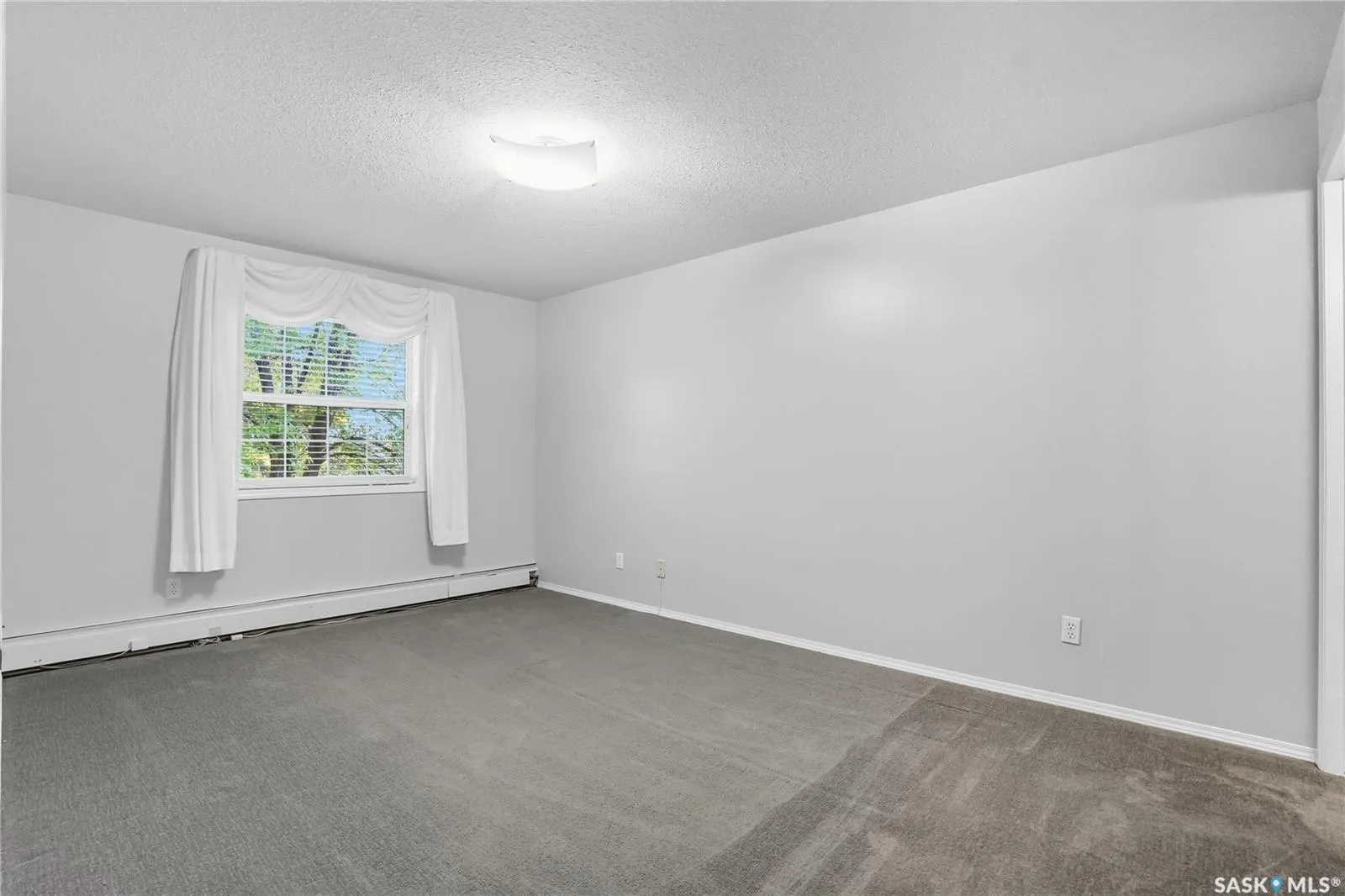 1735 McKercher DRIVE, #211