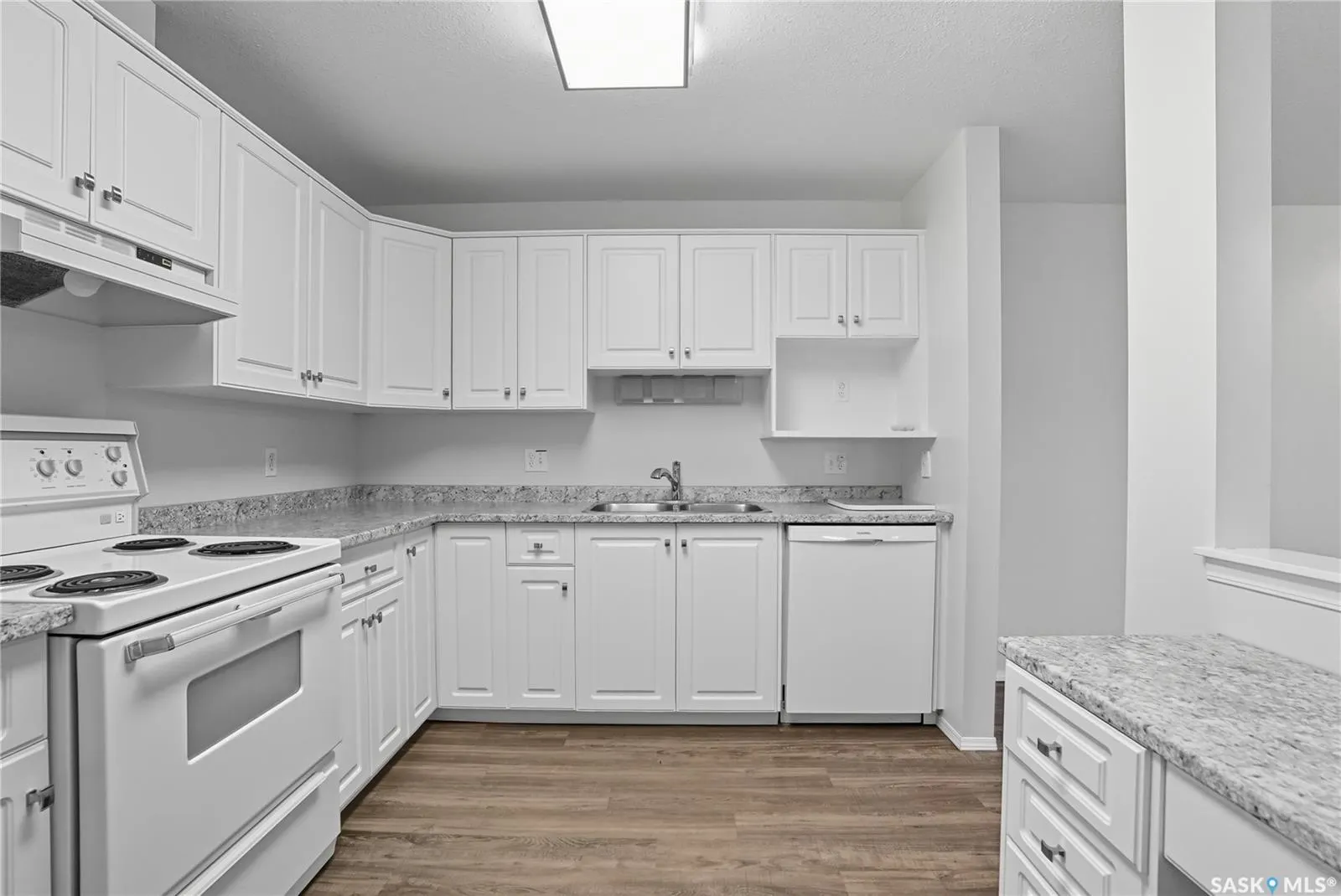 1735 McKercher DRIVE, #211