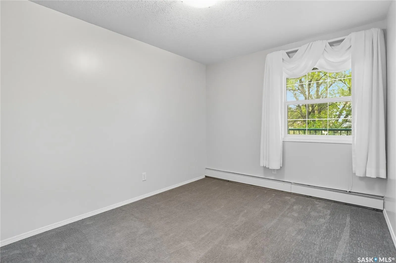 1735 McKercher DRIVE, #211