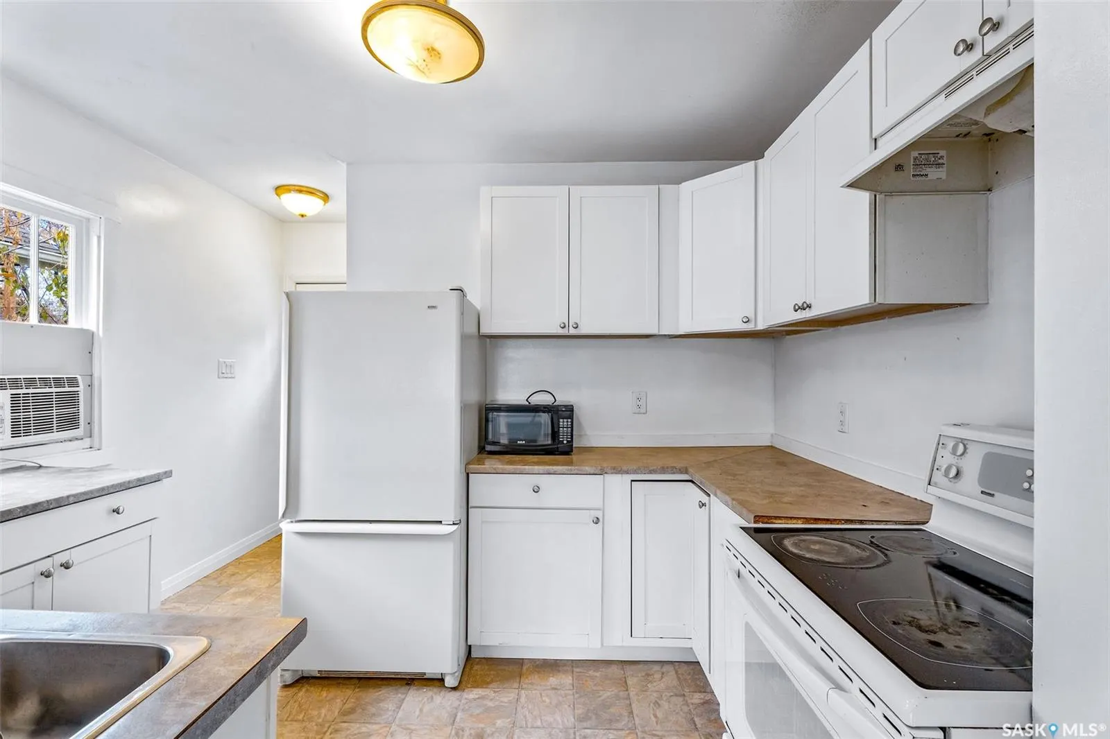 580 11th STREET E