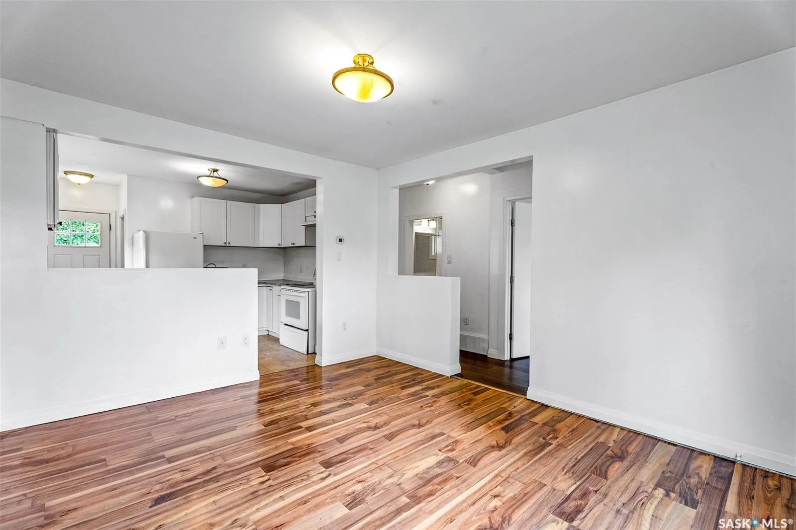 580 11th STREET E