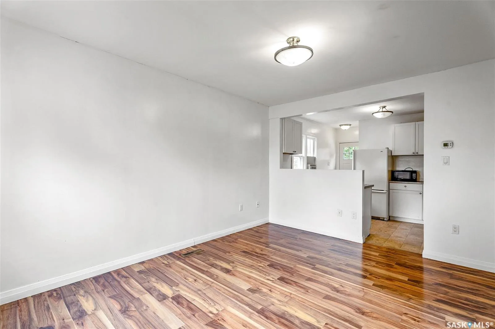 580 11th STREET E