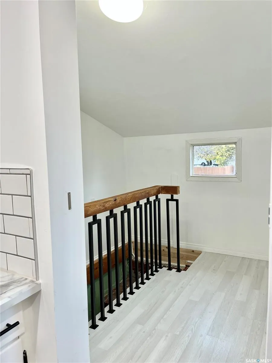 209 Fourth AVENUE N