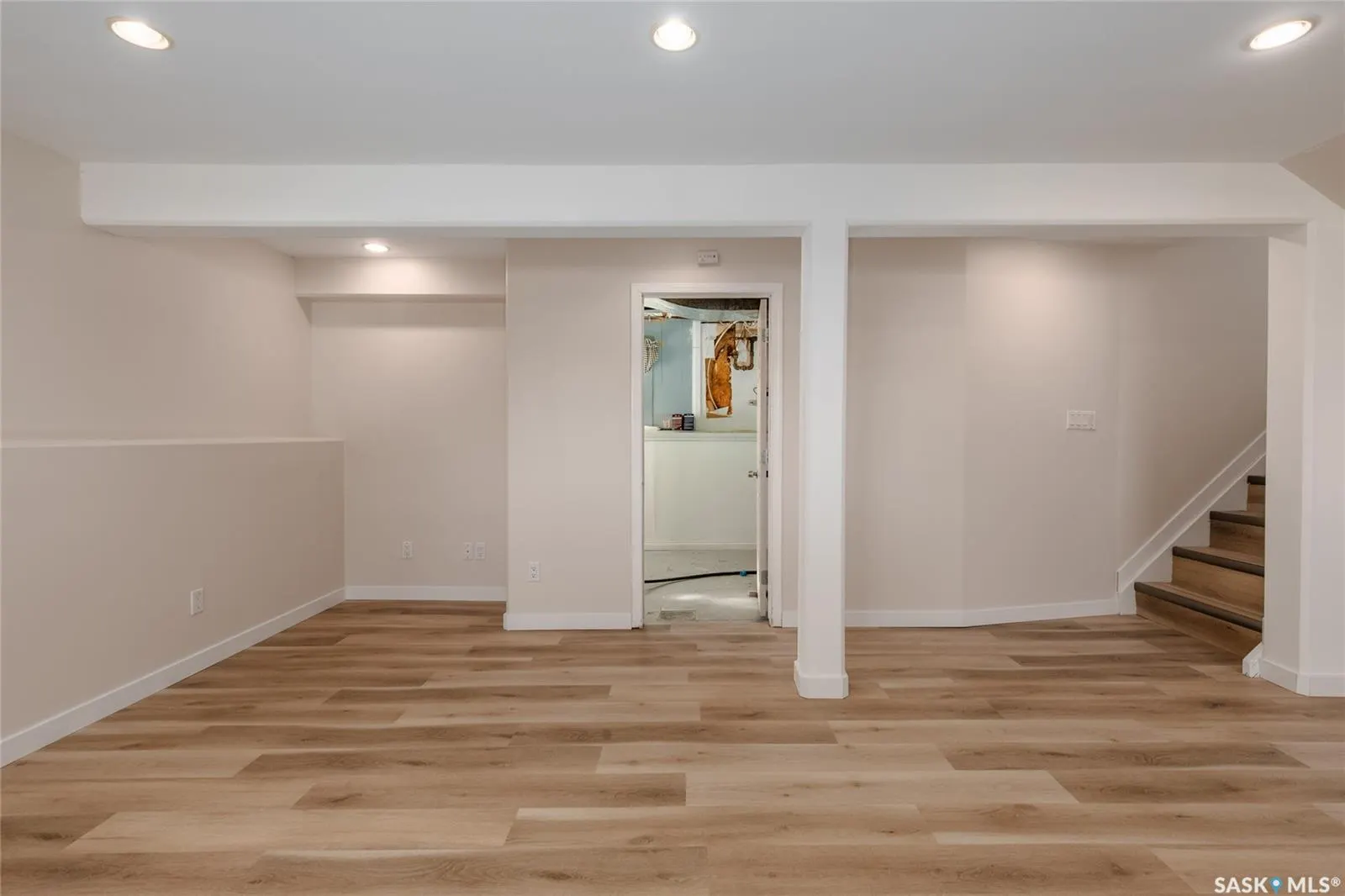 967 James STREET