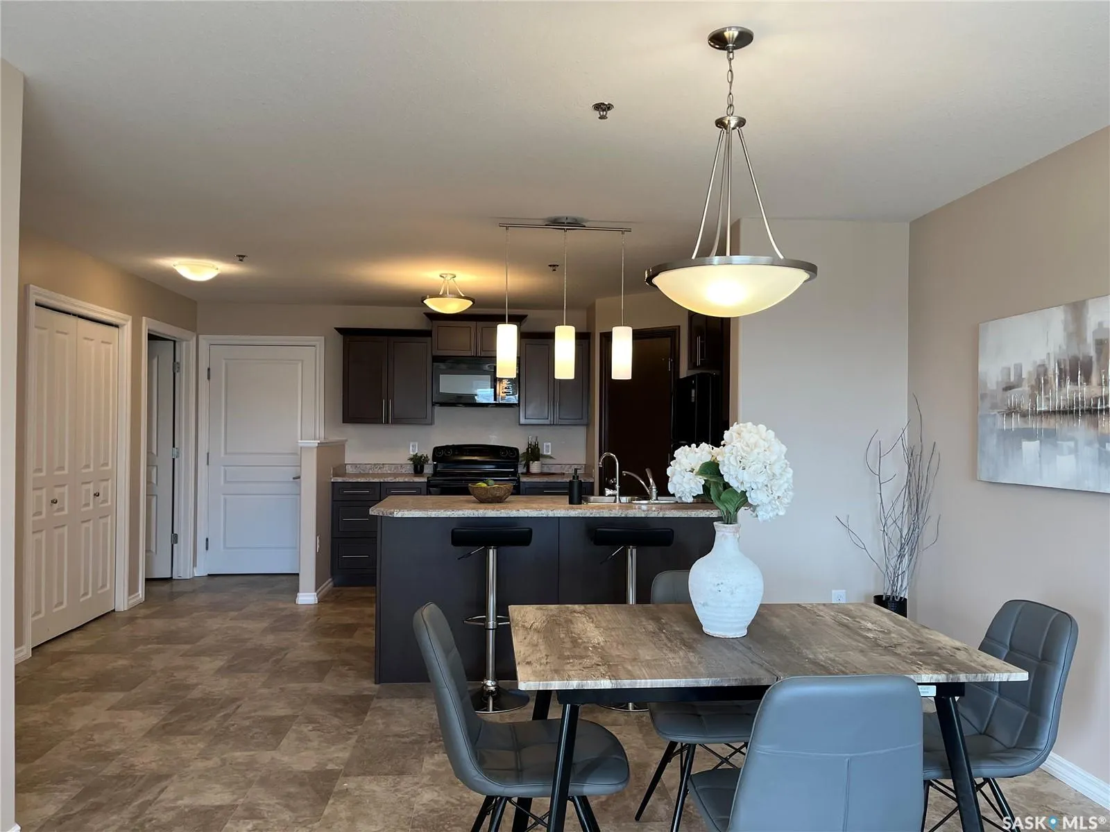 1621 Dakota DRIVE, #204