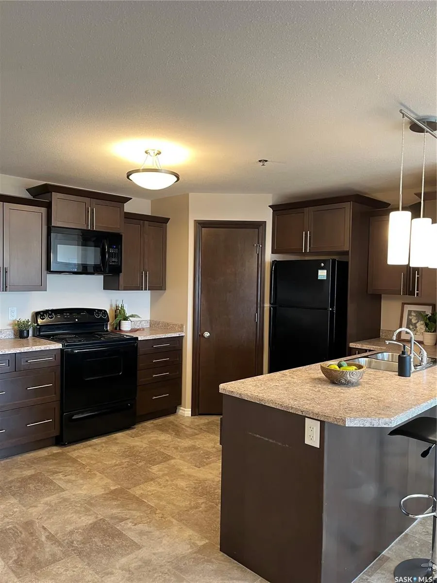 1621 Dakota DRIVE, #204