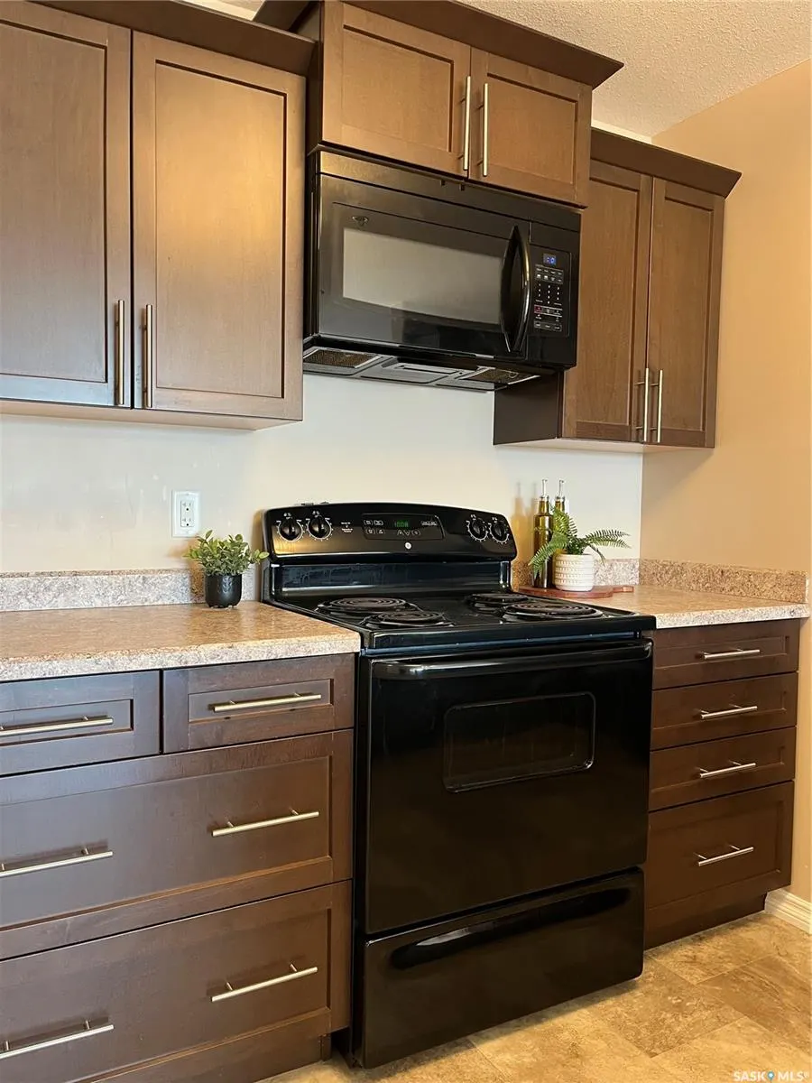 1621 Dakota DRIVE, #204