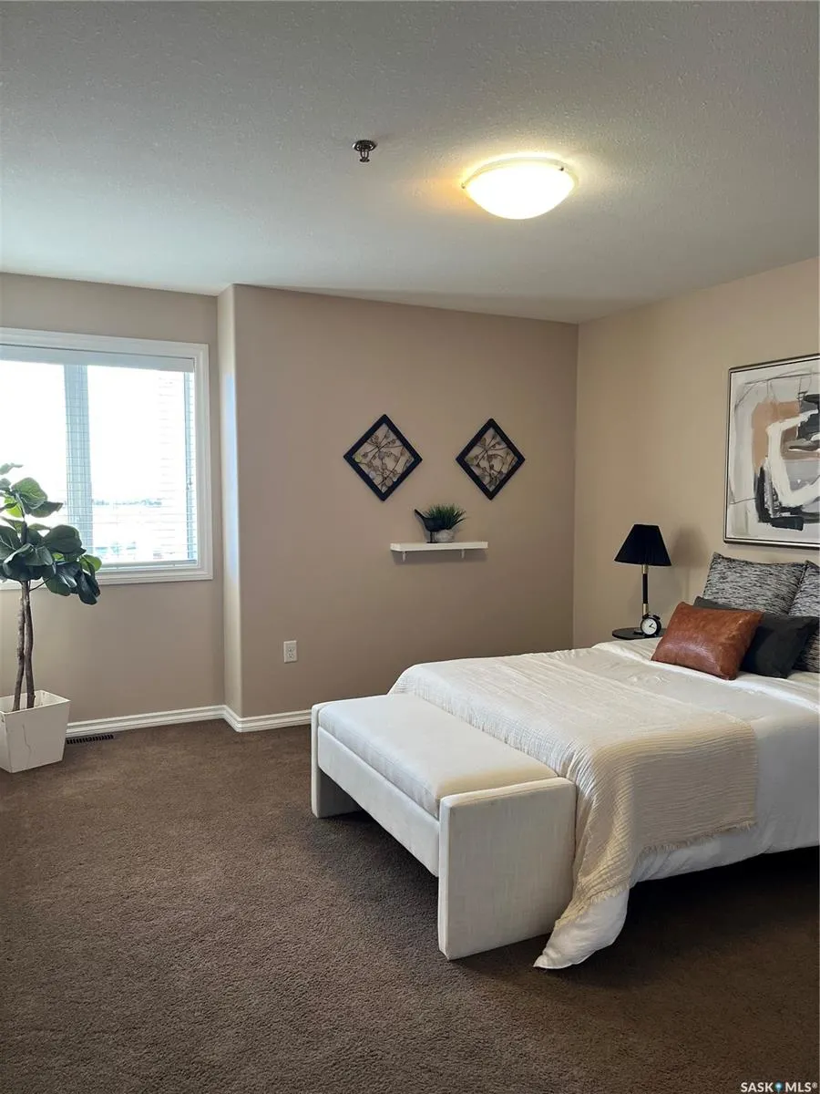 1621 Dakota DRIVE, #204