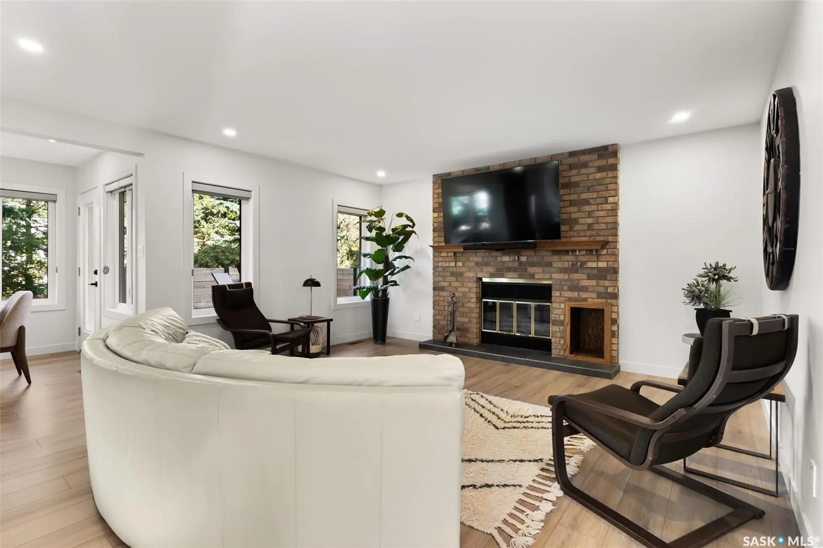 3807 Bow BAY