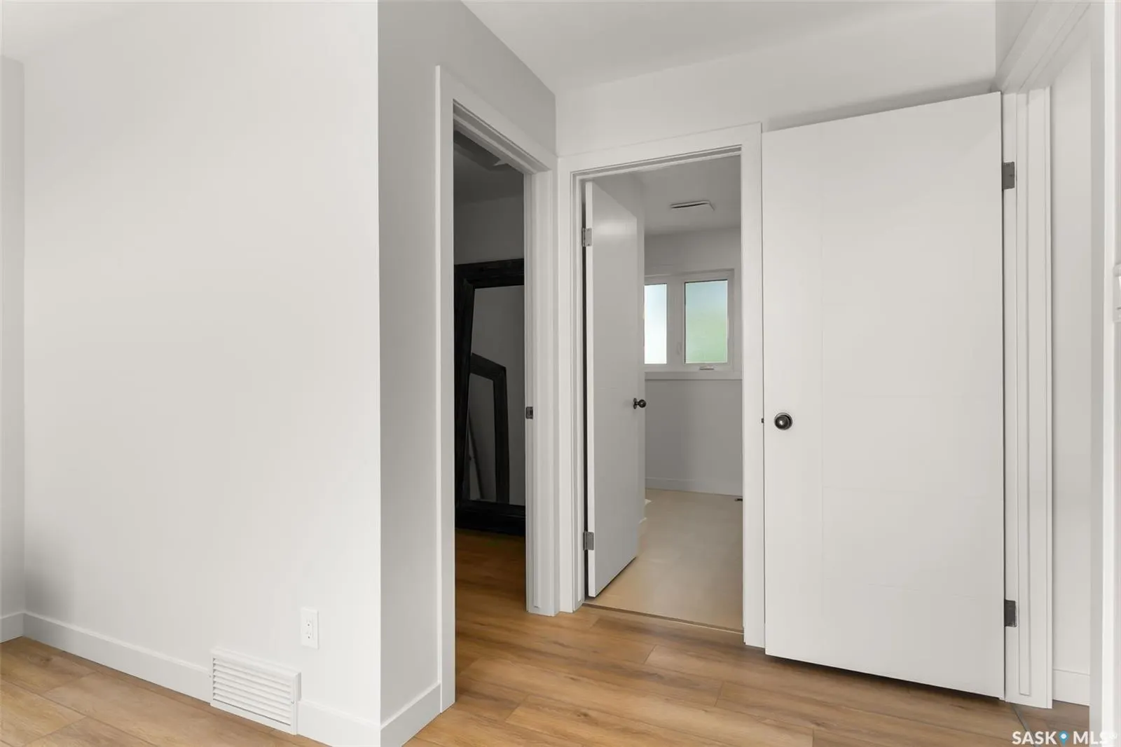 3807 Bow BAY