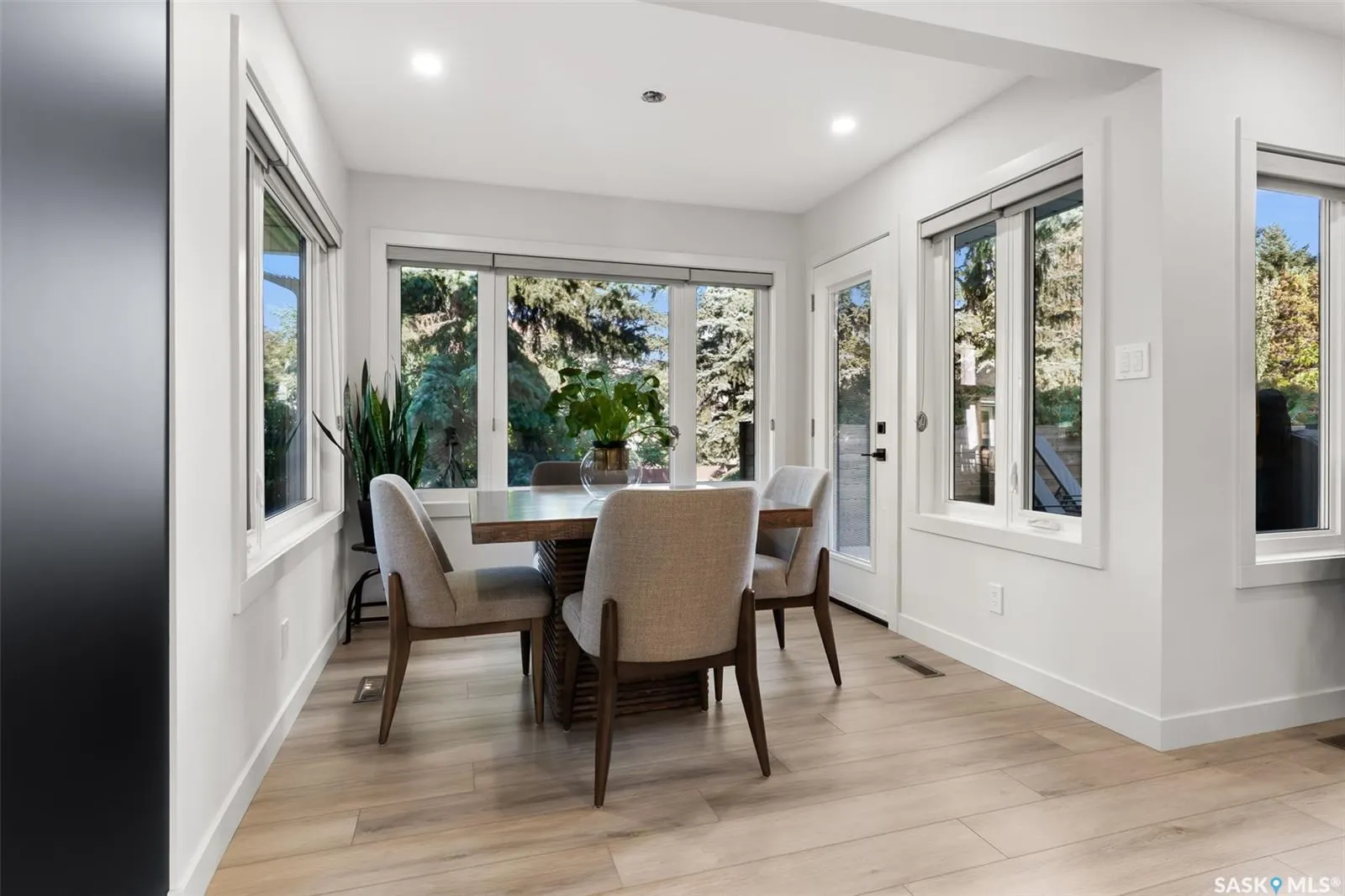3807 Bow BAY