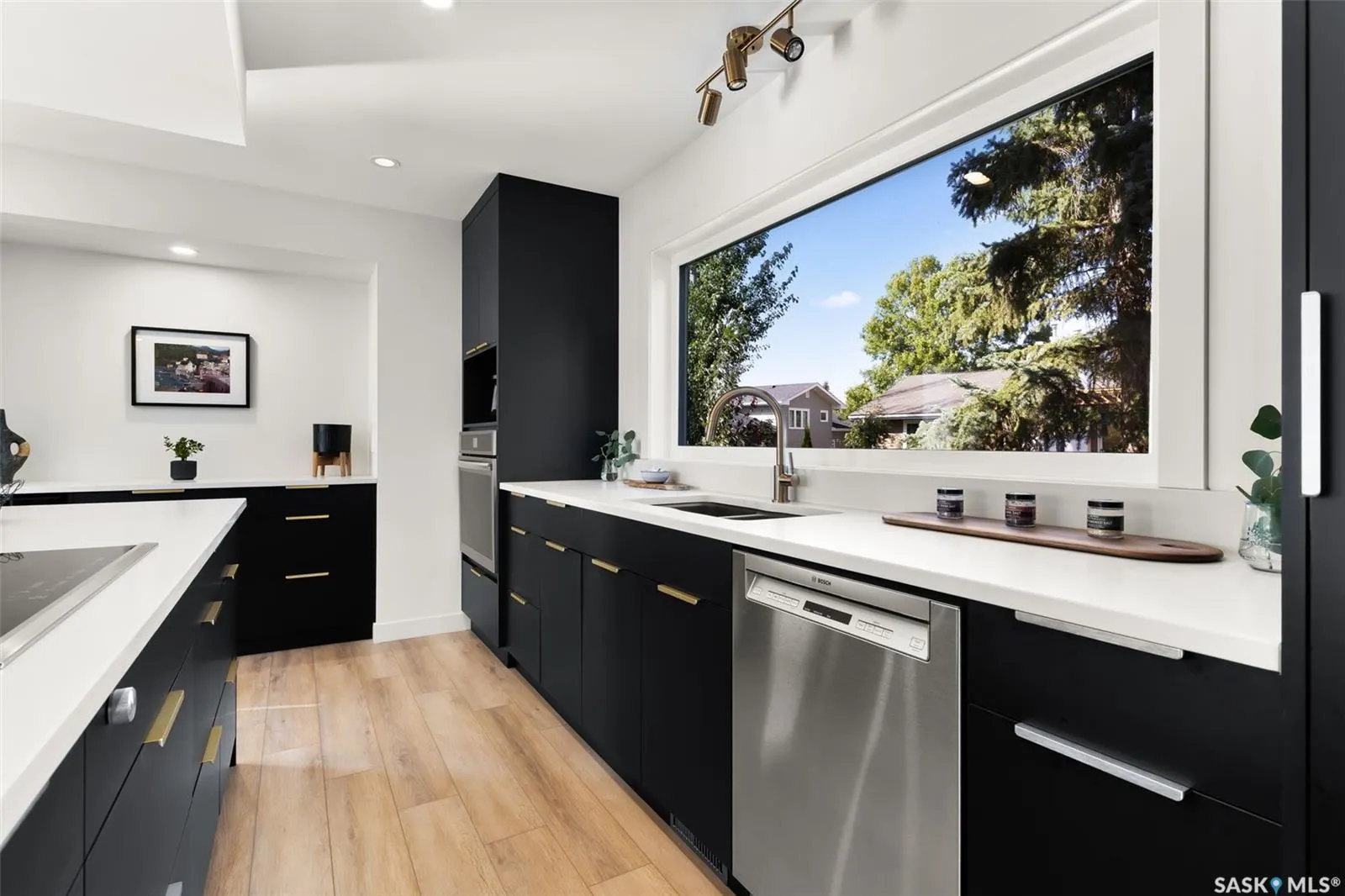 3807 Bow BAY