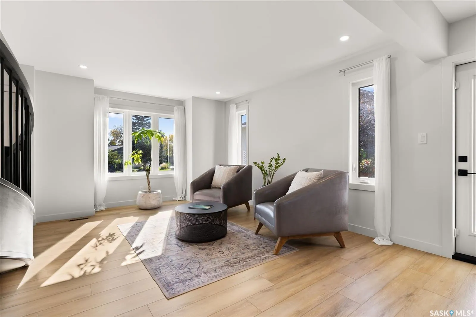 3807 Bow BAY