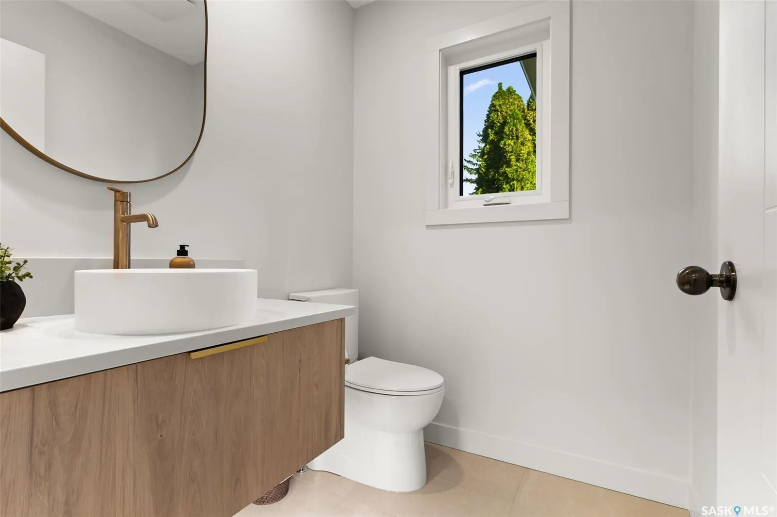 3807 Bow BAY