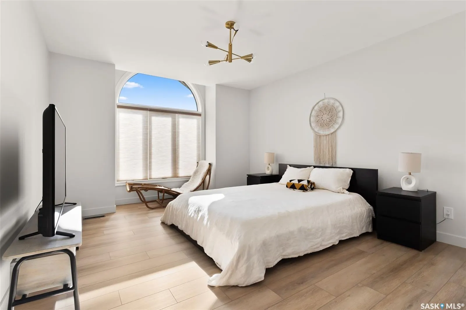 3807 Bow BAY
