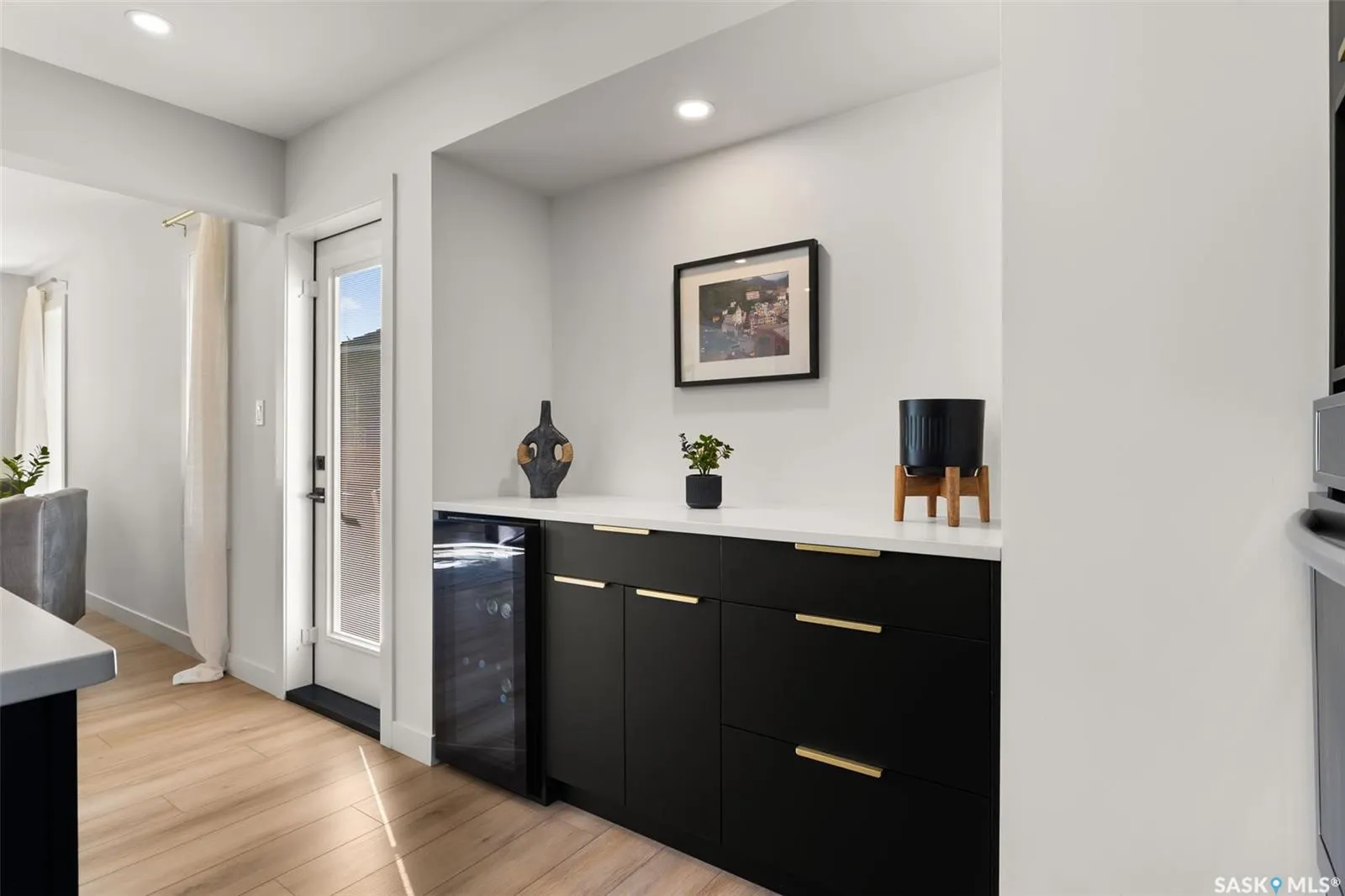 3807 Bow BAY