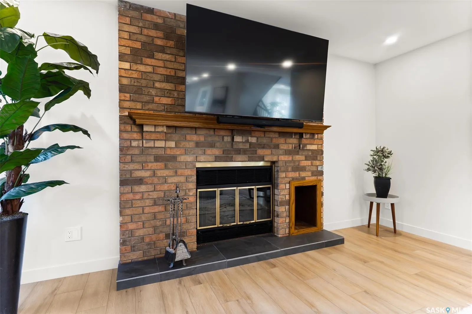 3807 Bow BAY