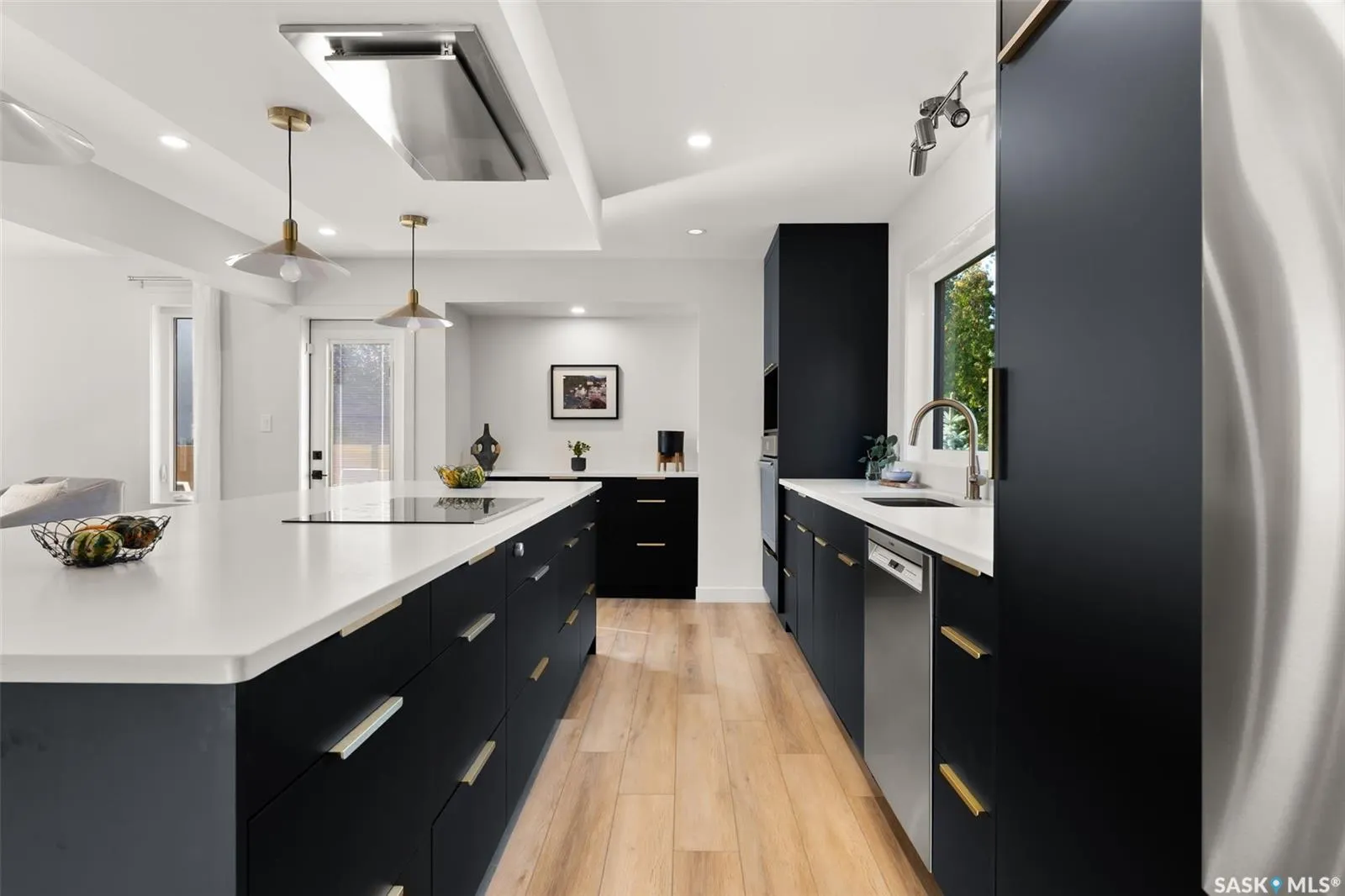 3807 Bow BAY