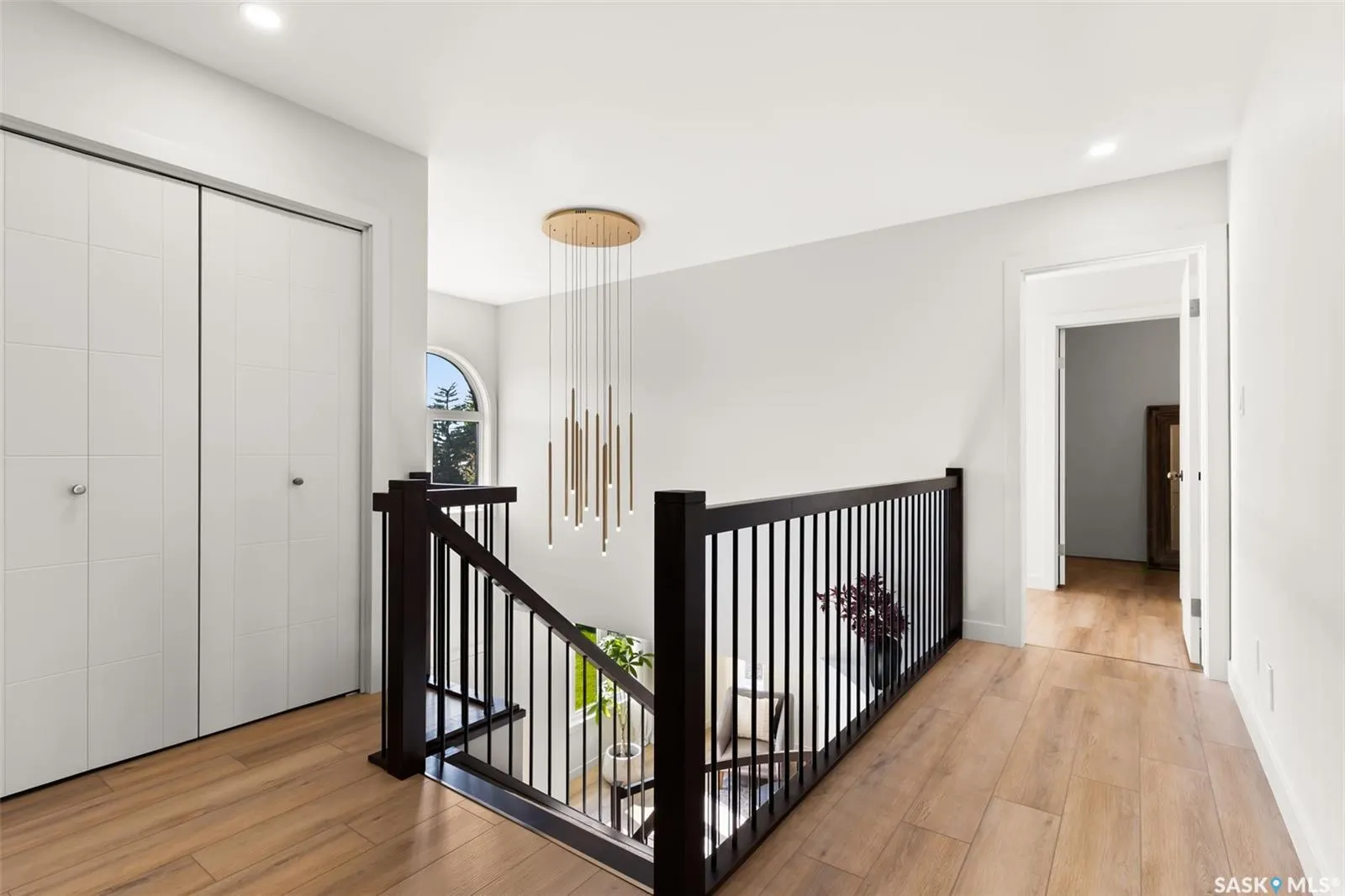 3807 Bow BAY