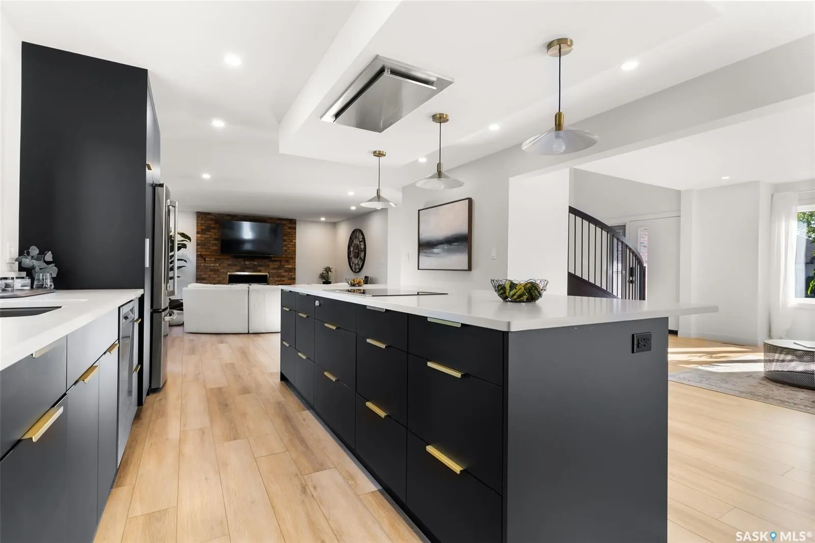 3807 Bow BAY