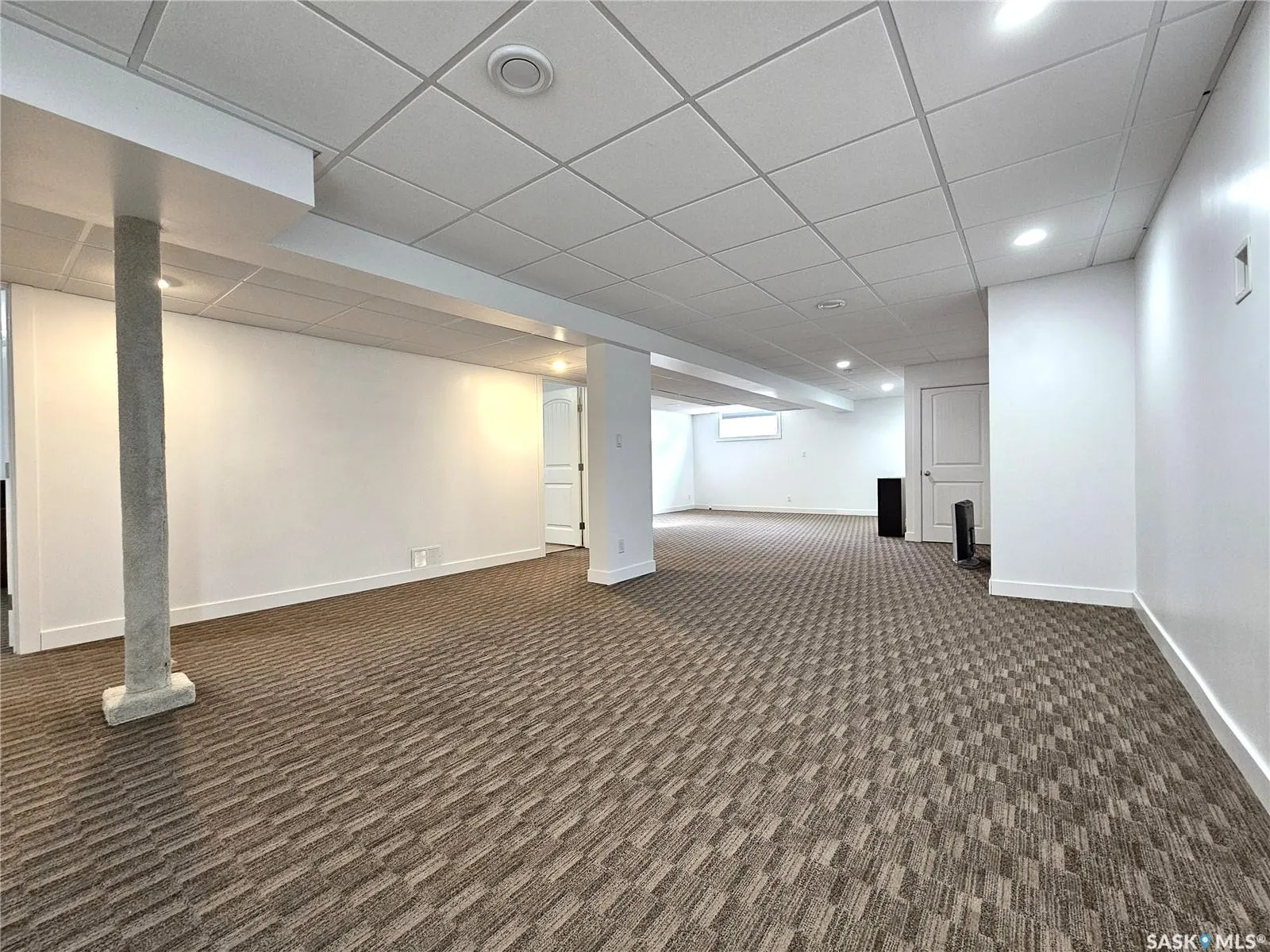 88 Parklane DRIVE