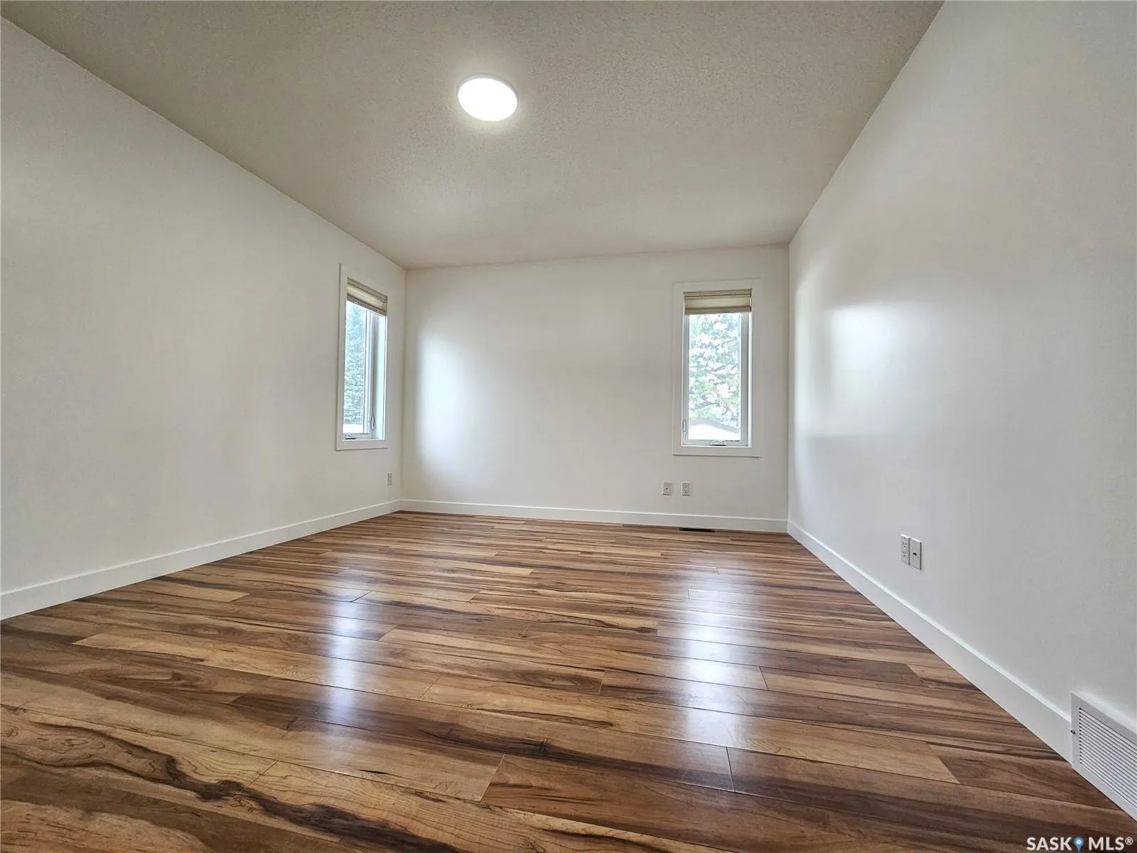 88 Parklane DRIVE