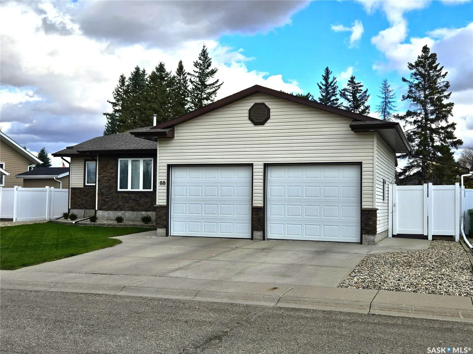 88 Parklane DRIVE