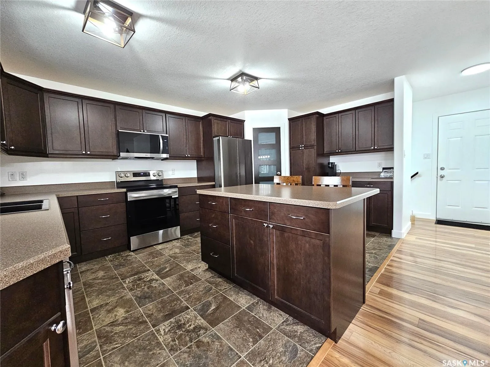 88 Parklane DRIVE