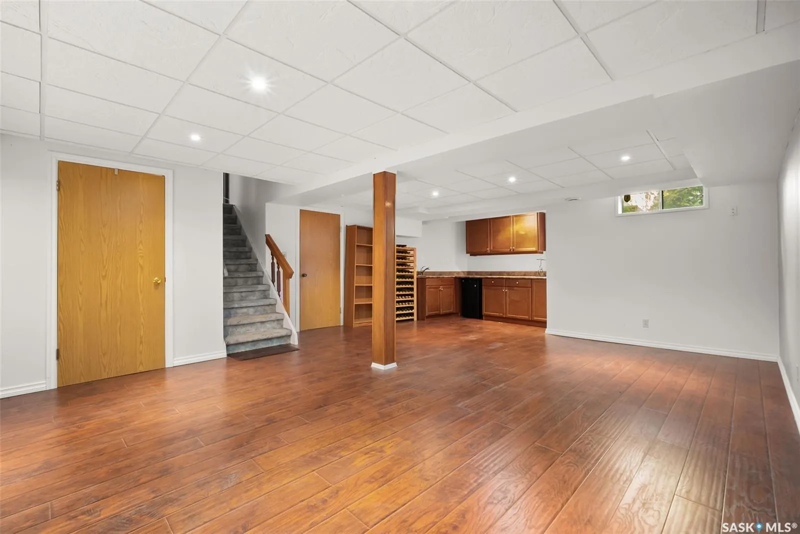 2938 Huget PLACE