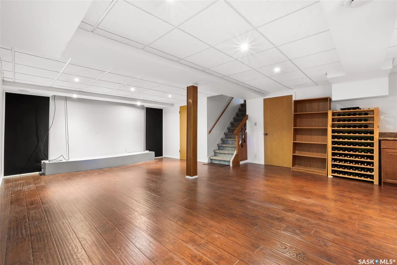 2938 Huget PLACE