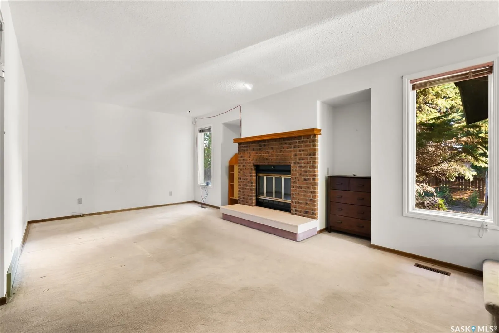 2938 Huget PLACE
