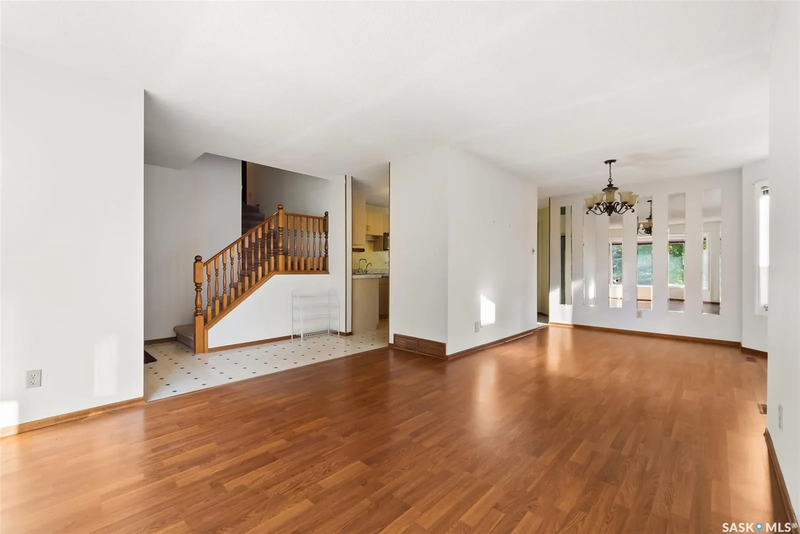 2938 Huget PLACE