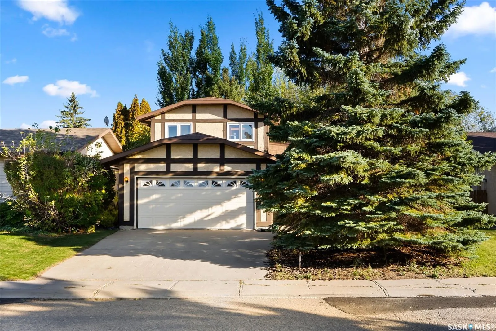 2938 Huget PLACE