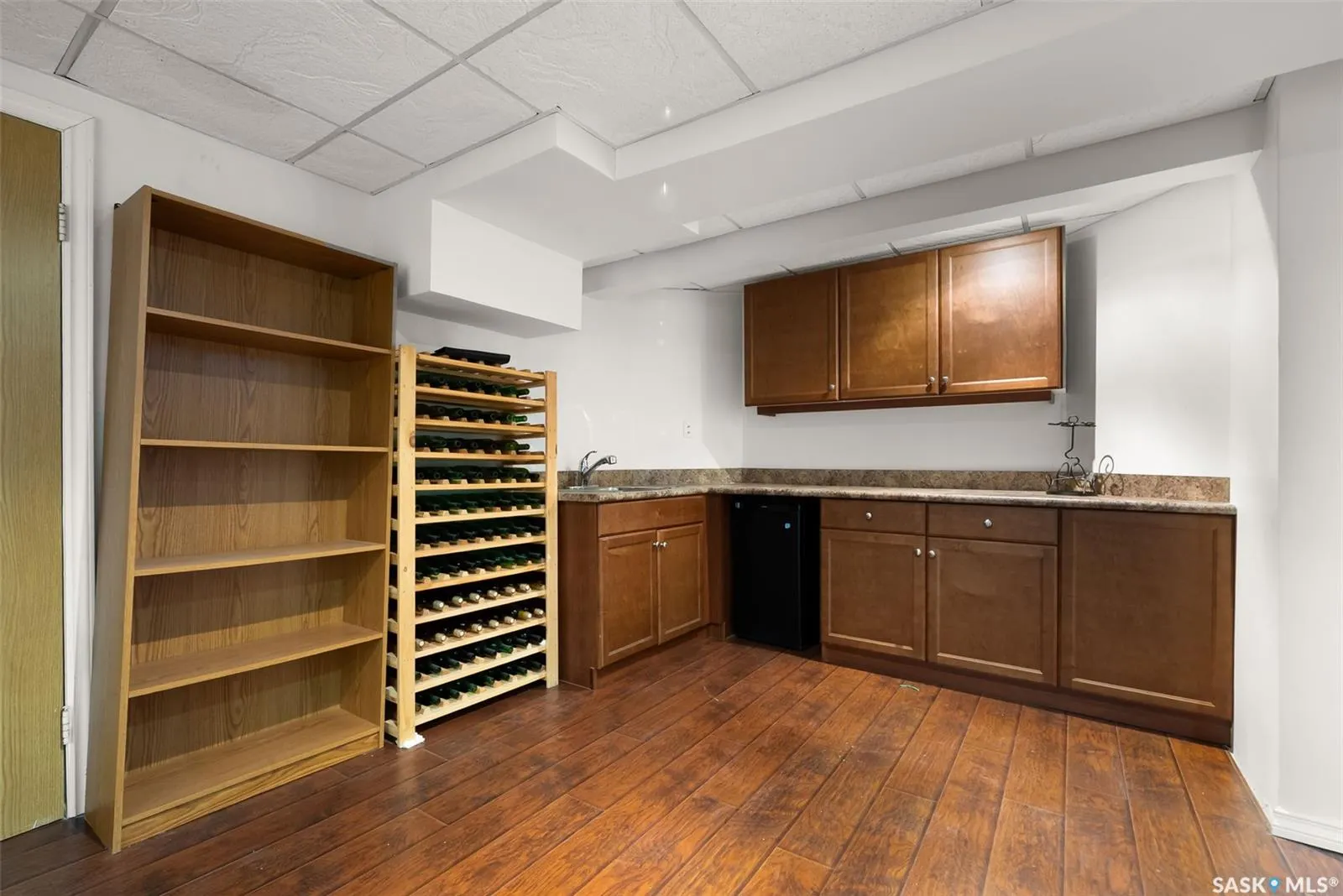 2938 Huget PLACE