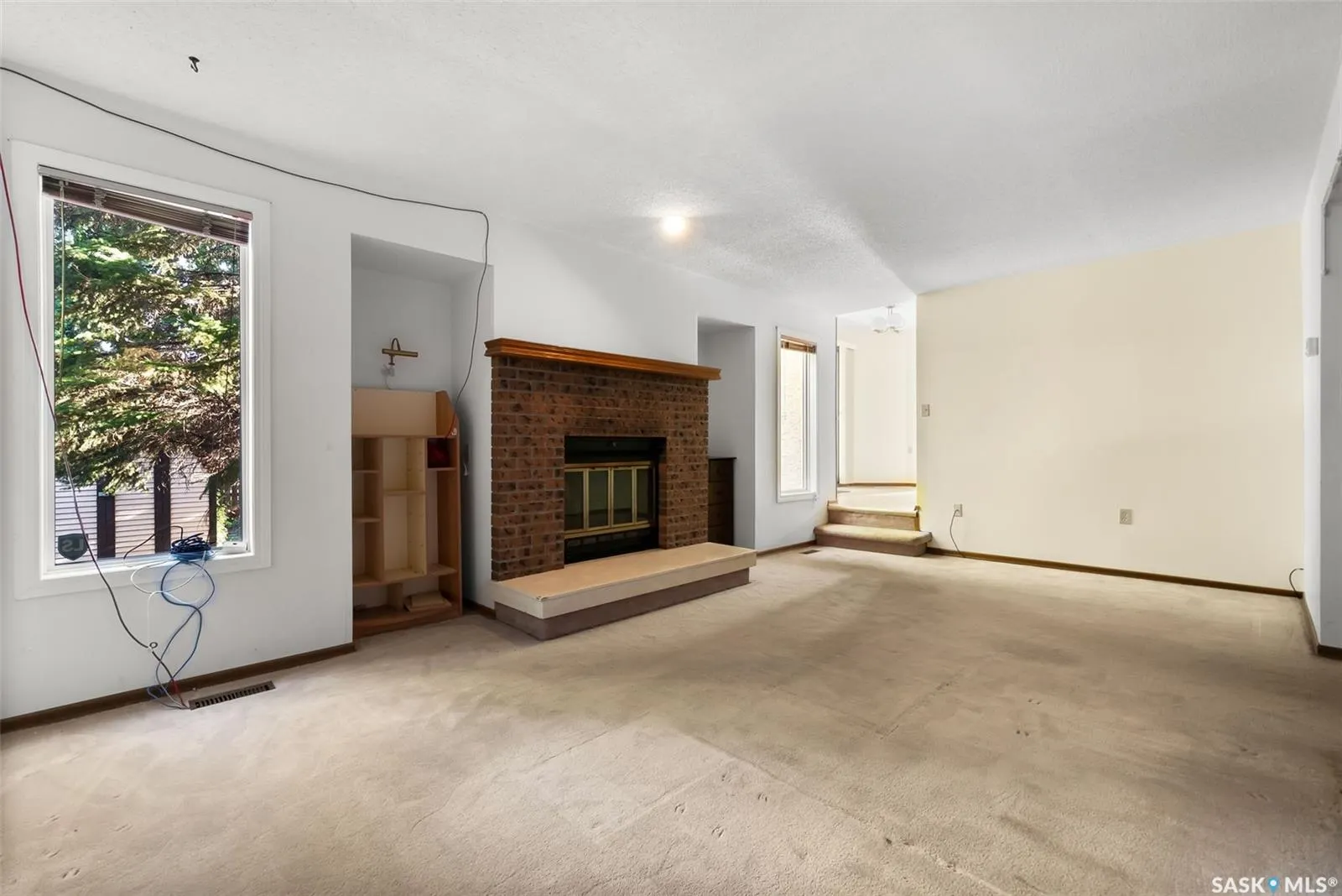 2938 Huget PLACE