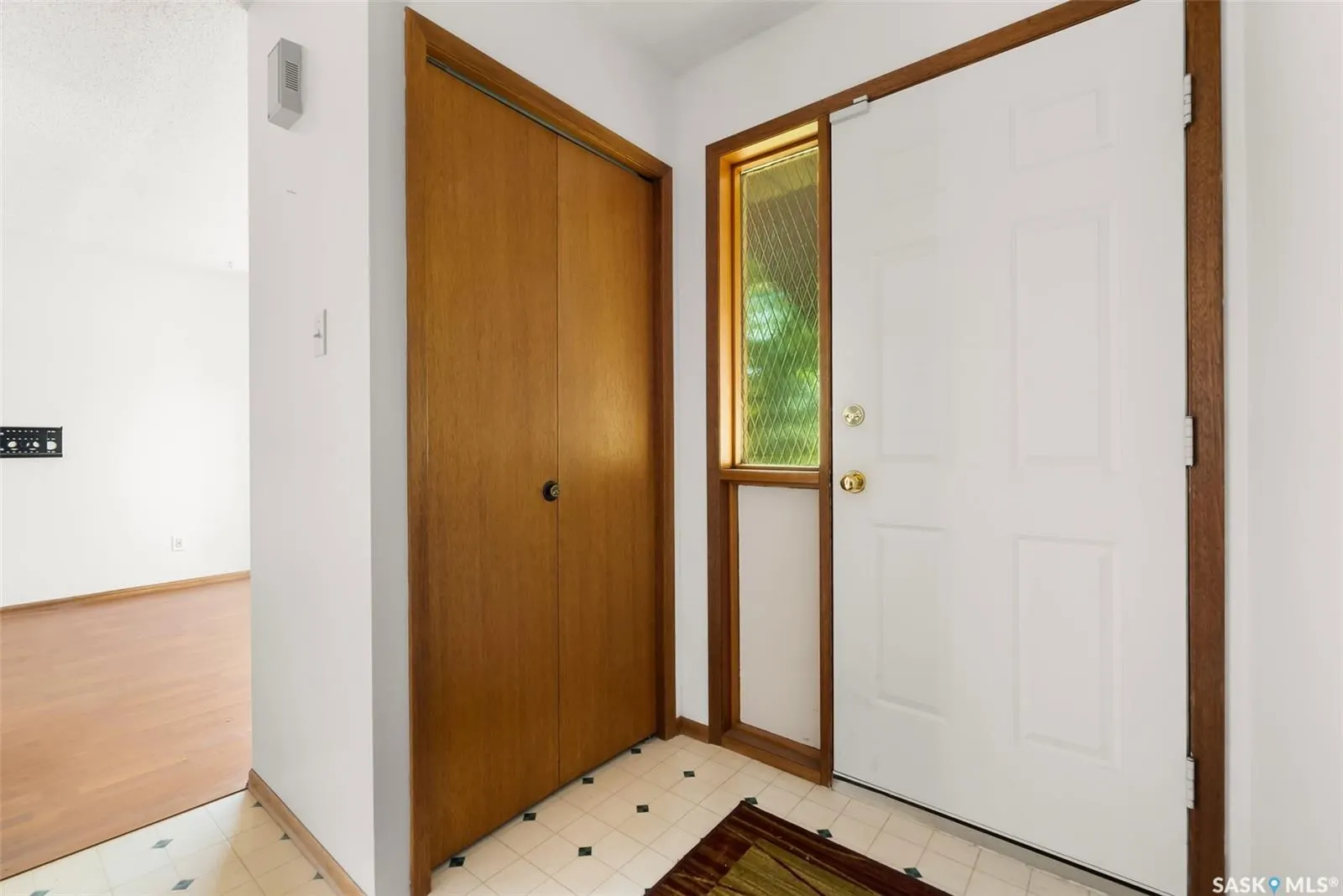 2938 Huget PLACE