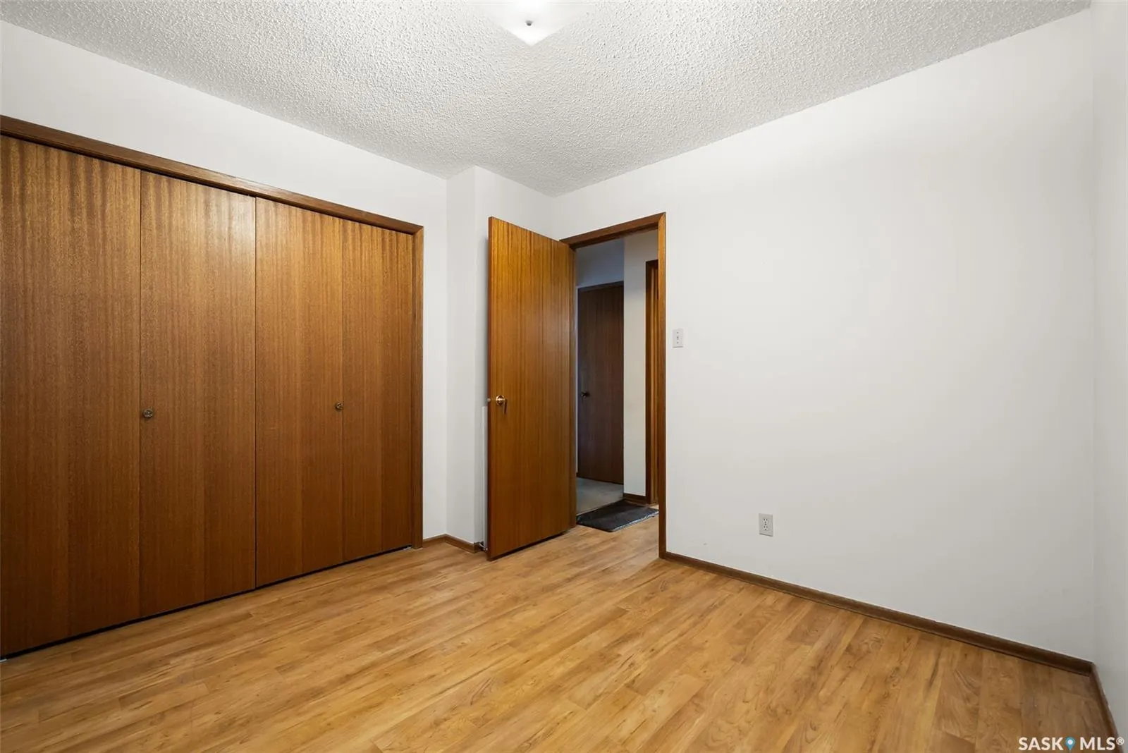 2938 Huget PLACE