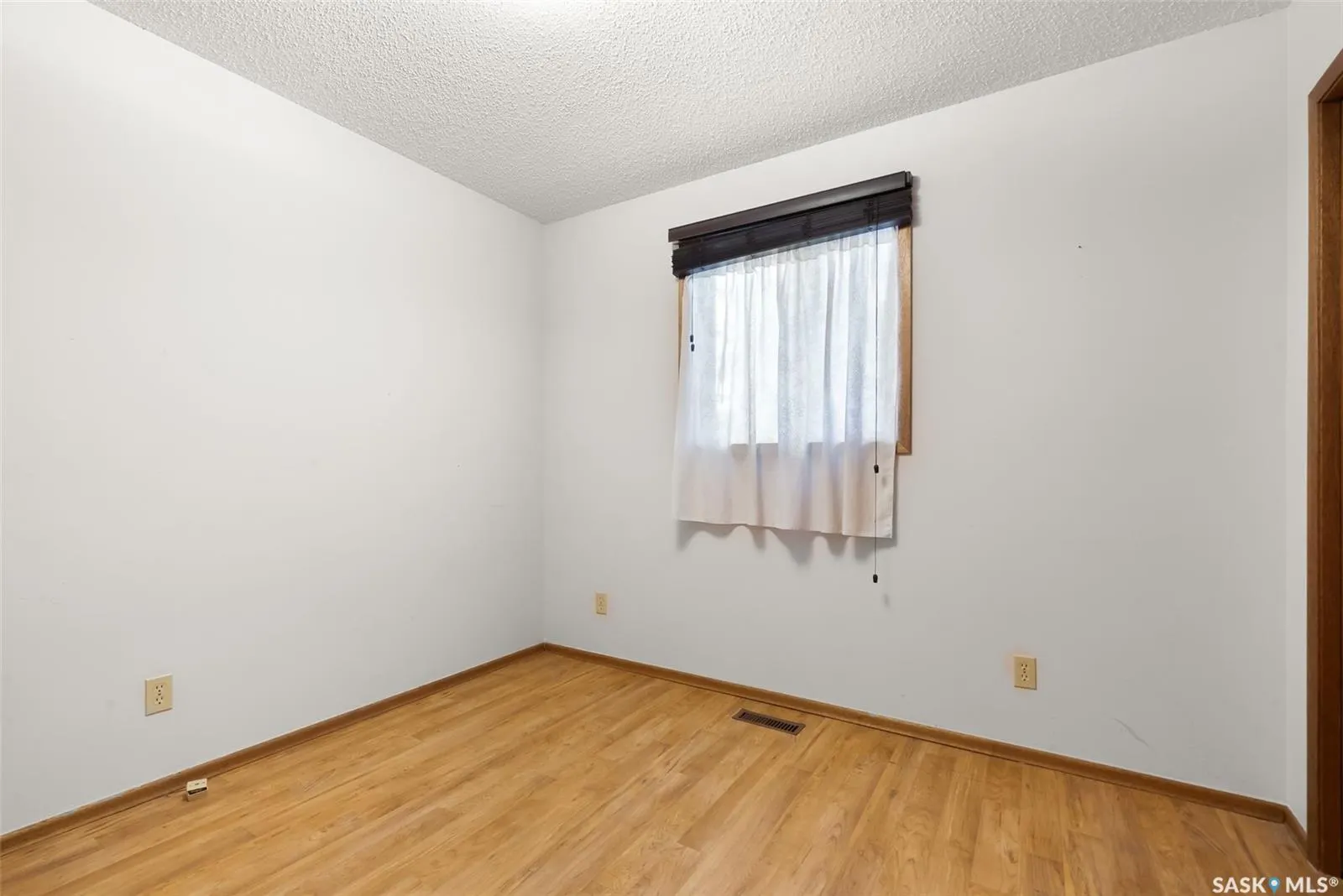 2938 Huget PLACE