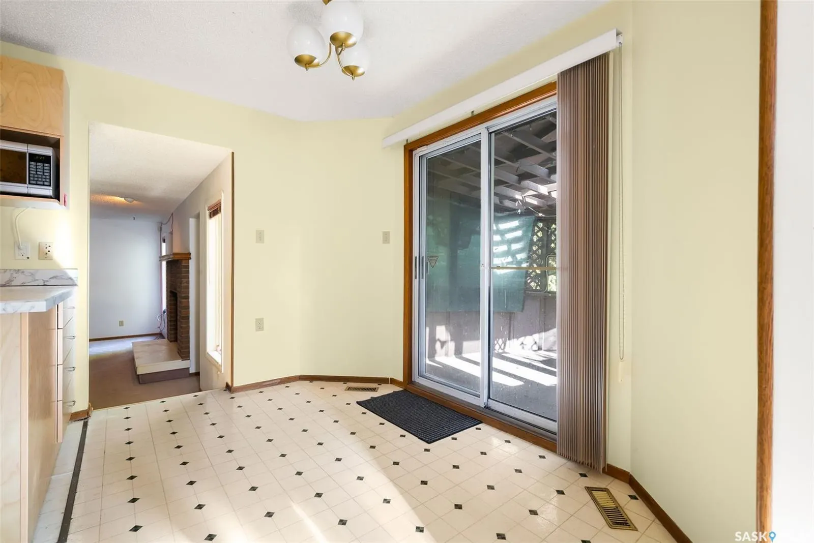 2938 Huget PLACE