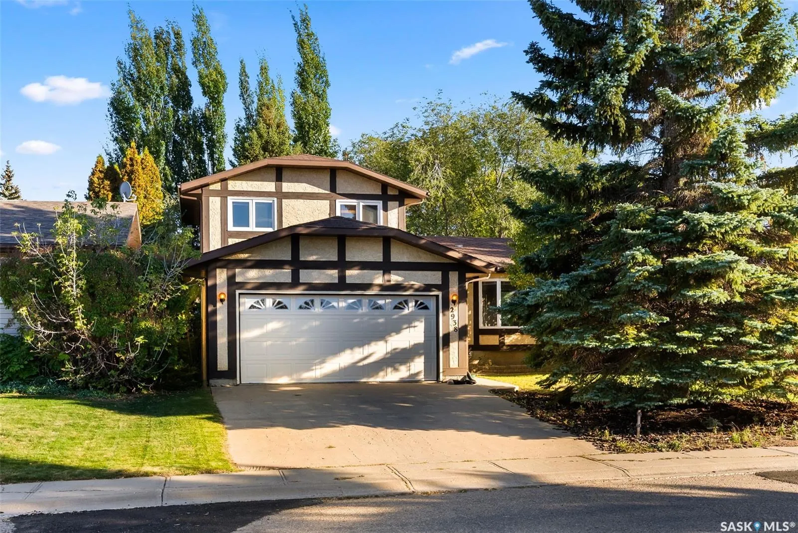 2938 Huget PLACE
