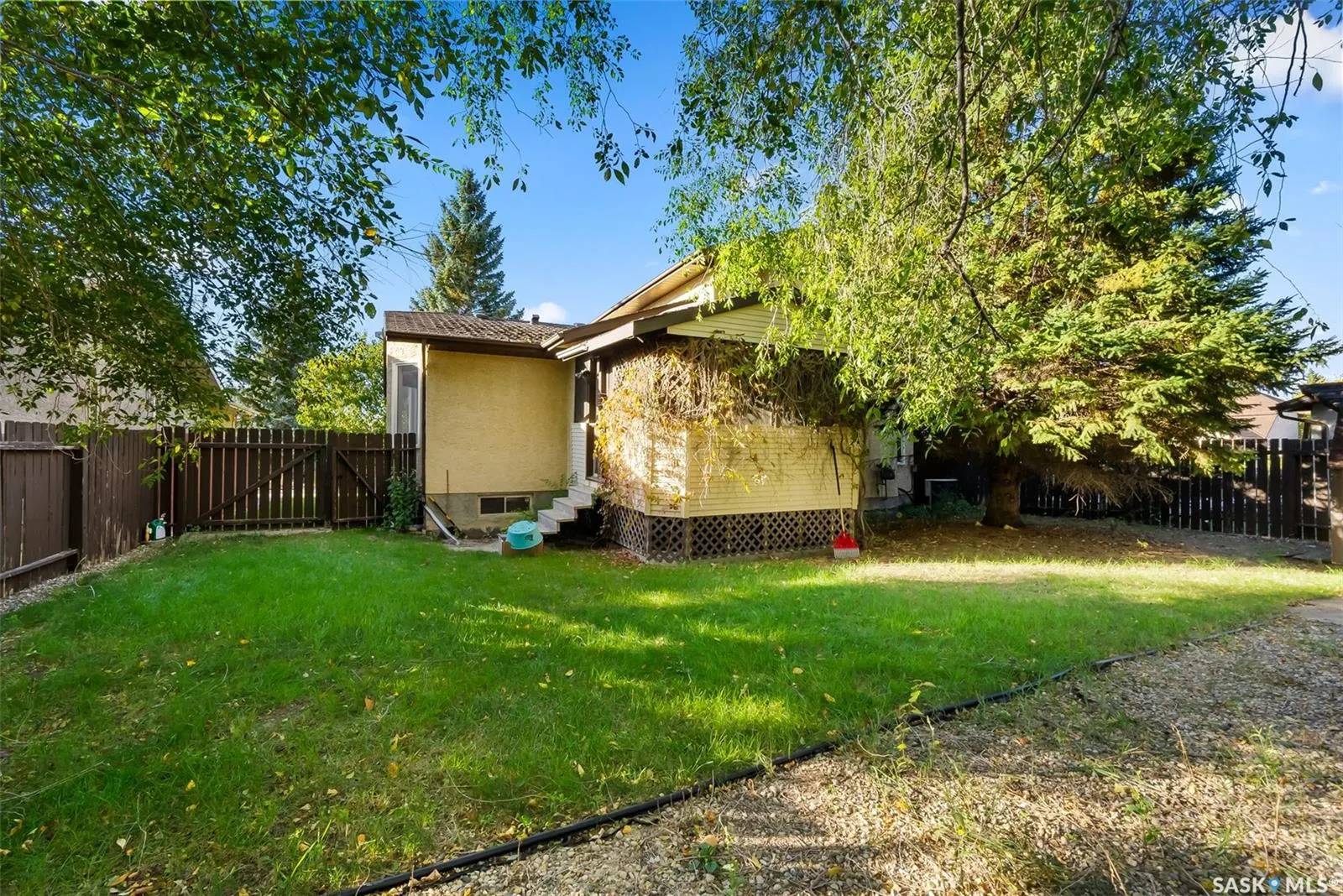 2938 Huget PLACE