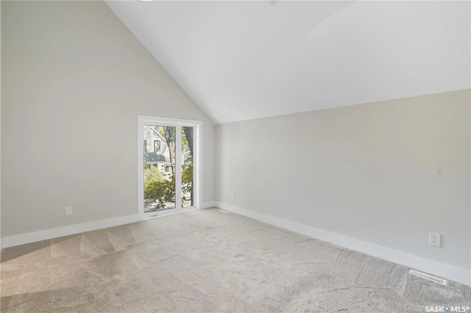 319 25th STREET W