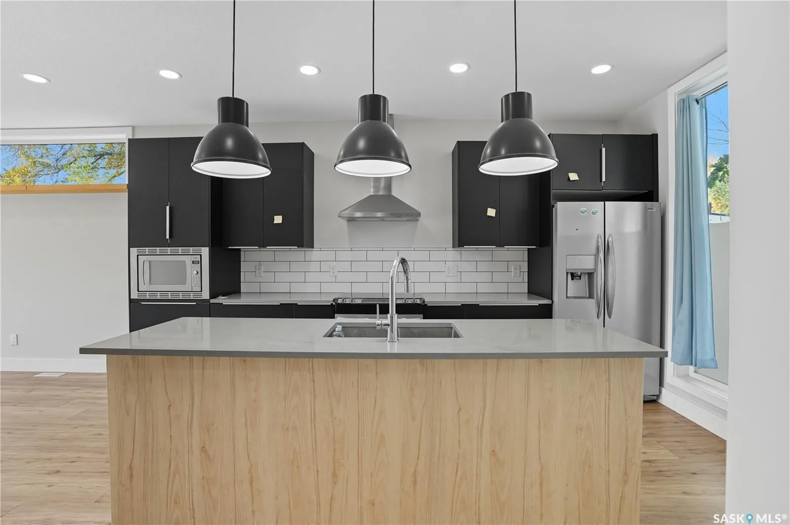319 25th STREET W