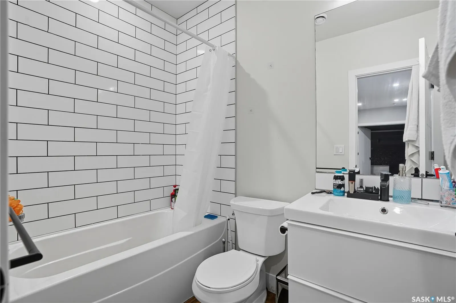 319 25th STREET W